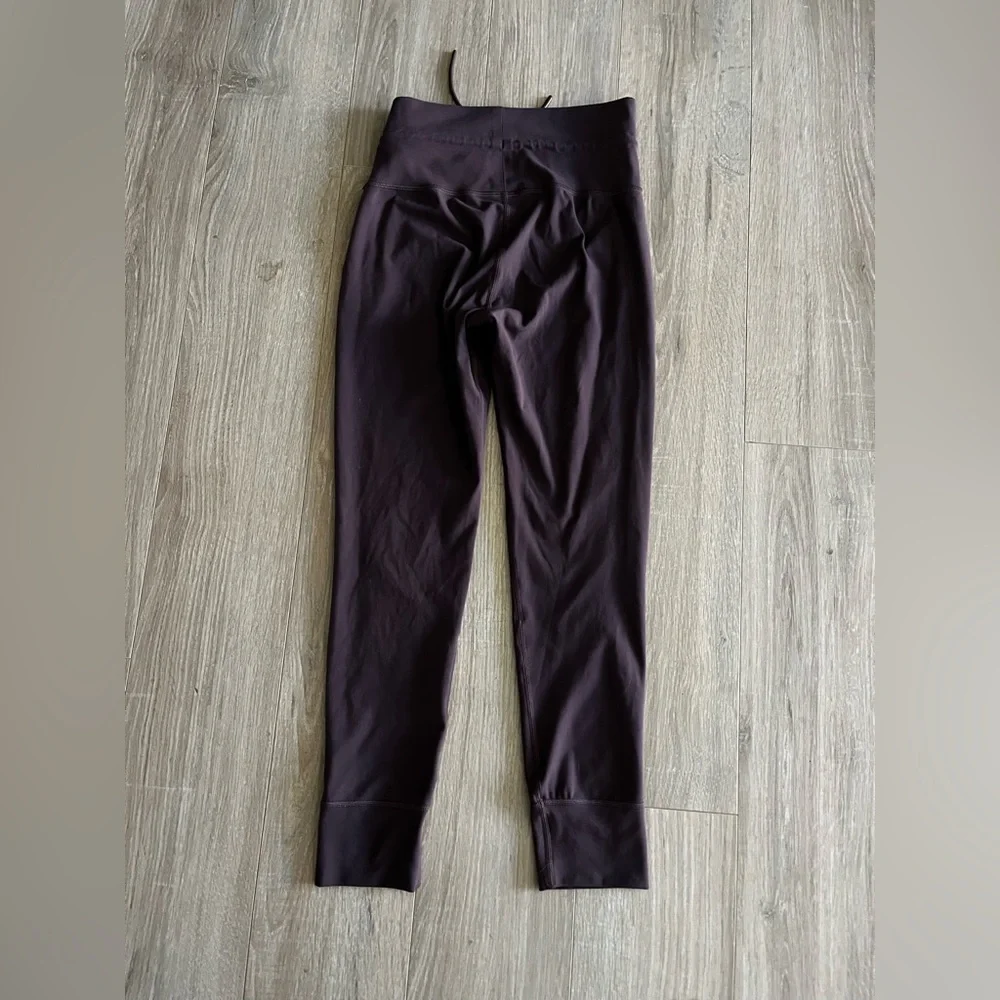 Vuori Women’s Daily Legging Chocolate - Size XS - Picture 5 of 6